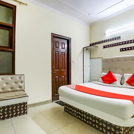 Hotel O Tushar Continental New Delhi Bagian luar foto
