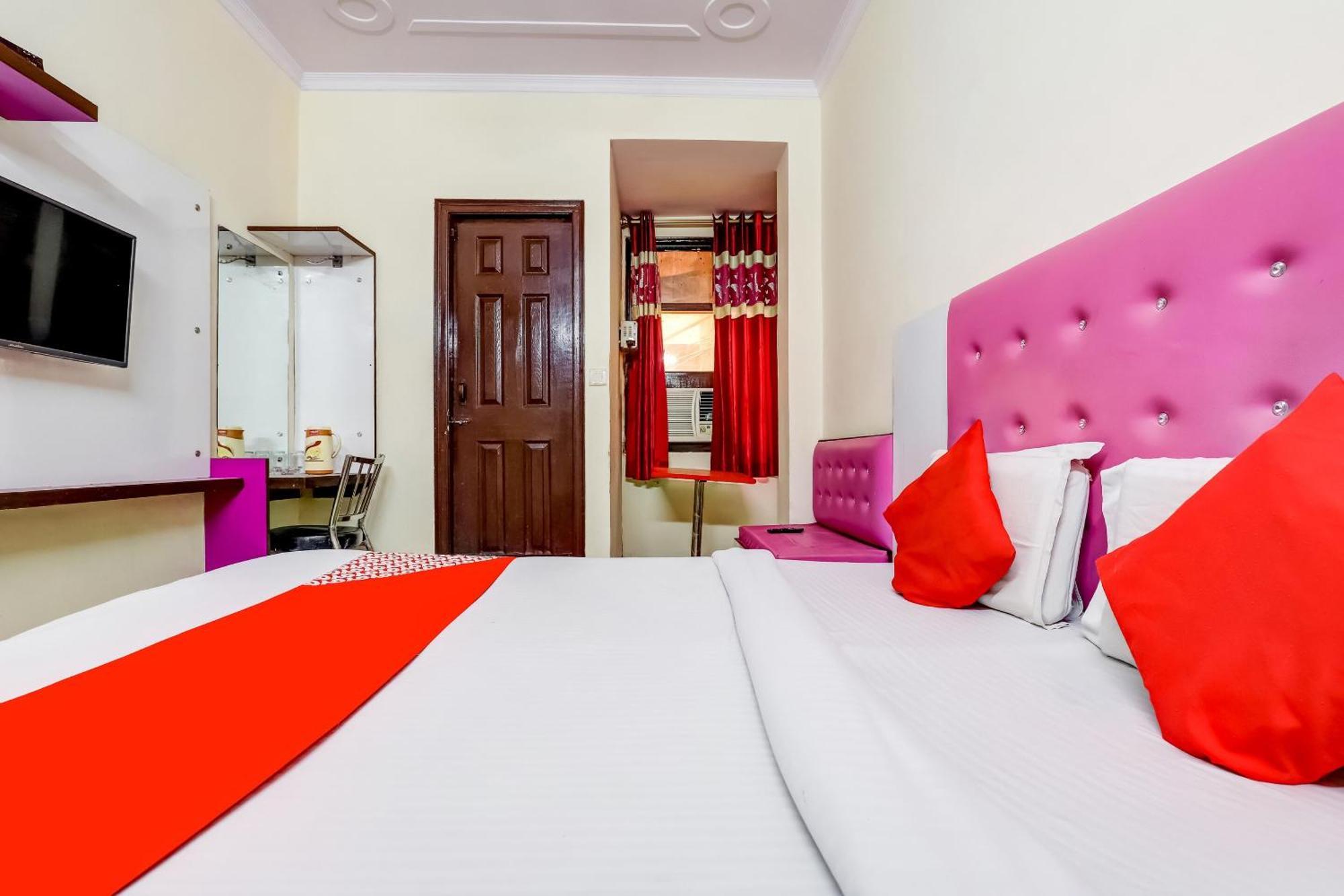 Hotel O Tushar Continental New Delhi Bagian luar foto