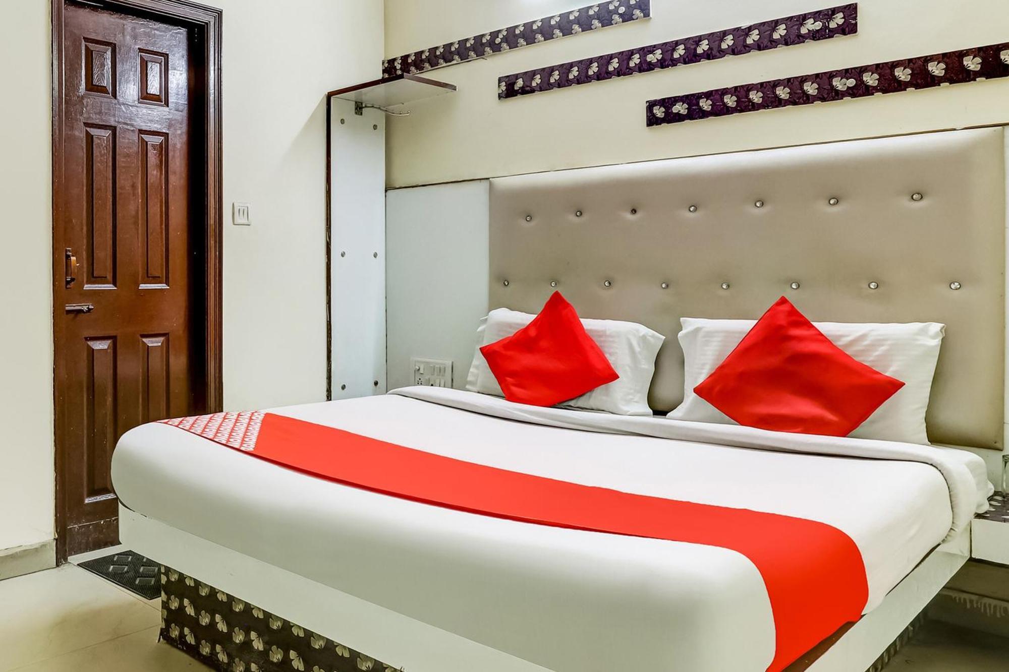 Hotel O Tushar Continental New Delhi Bagian luar foto
