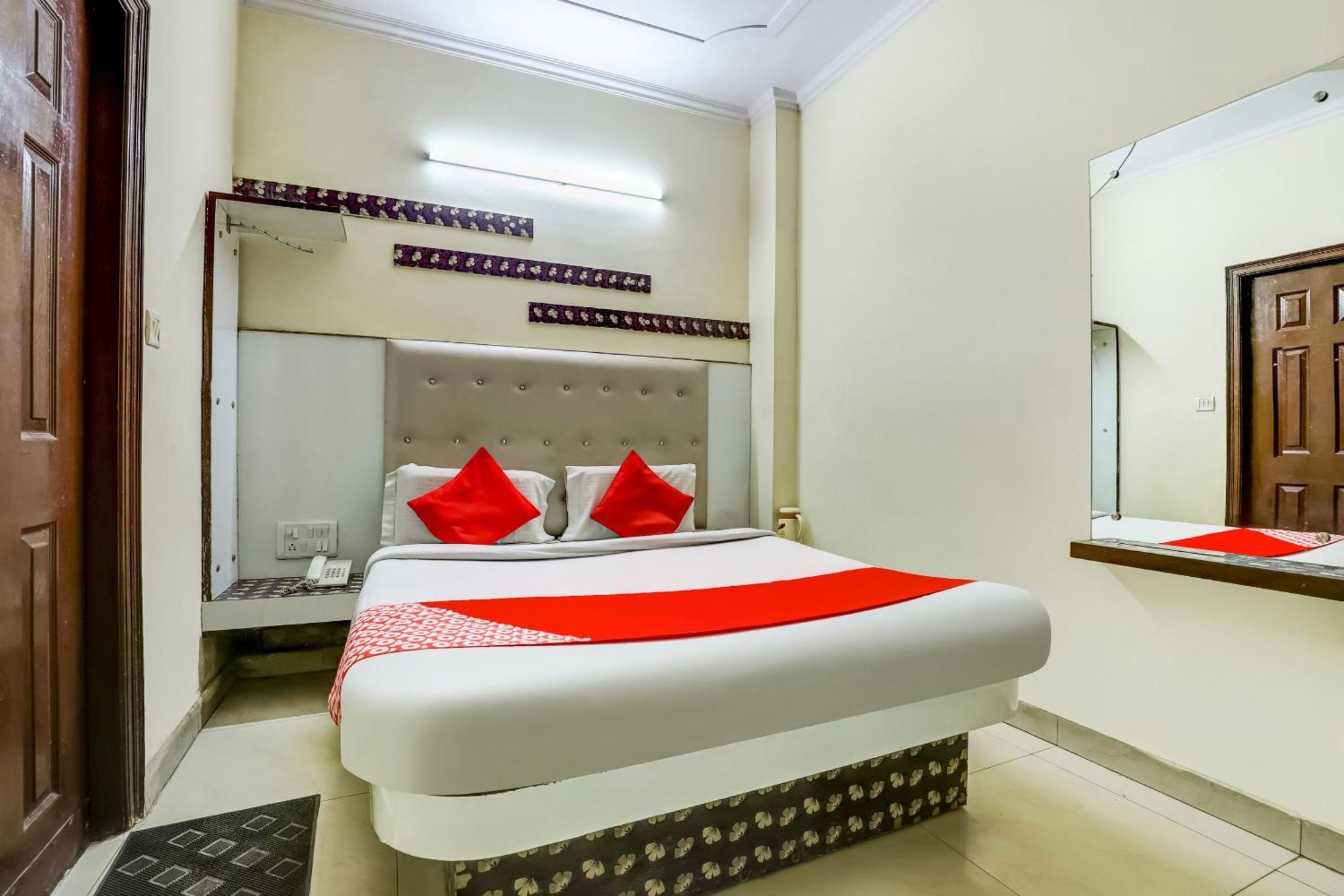 Hotel O Tushar Continental New Delhi Bagian luar foto