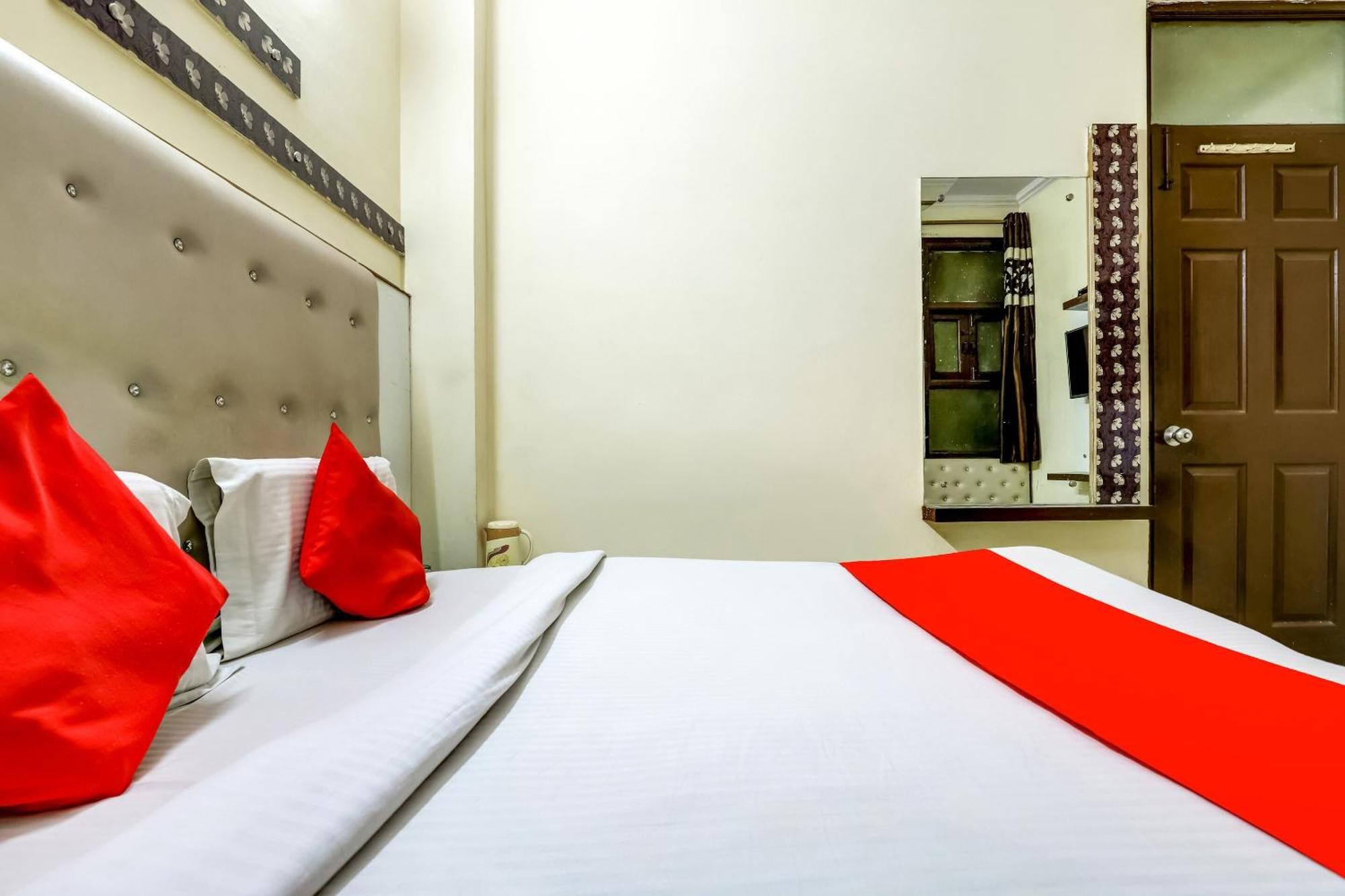 Hotel O Tushar Continental New Delhi Bagian luar foto