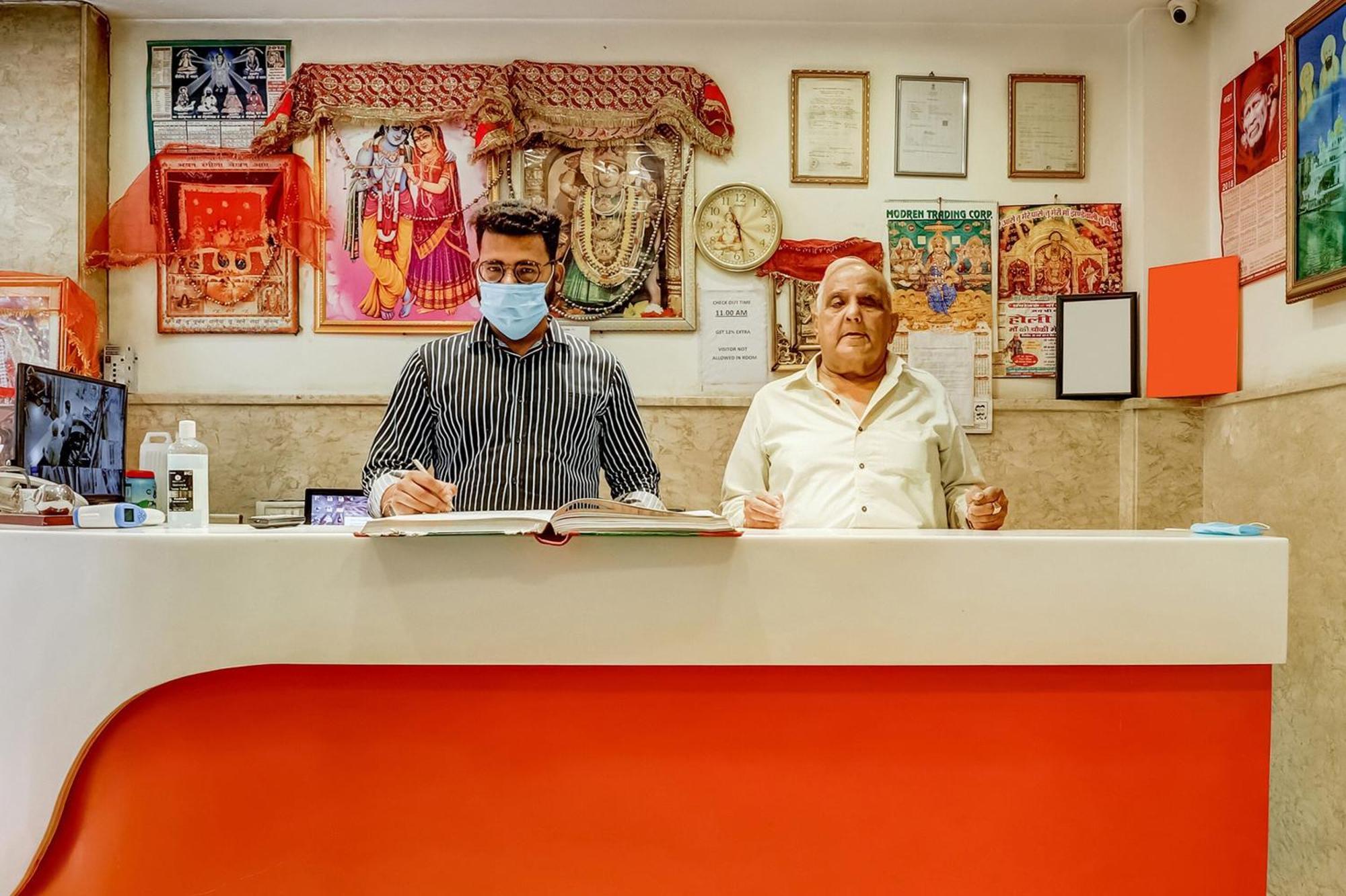 Hotel O Tushar Continental New Delhi Bagian luar foto