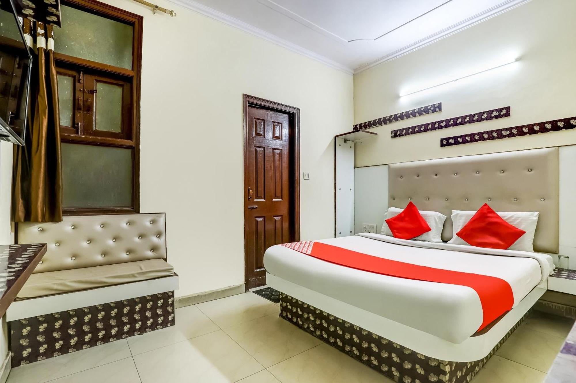 Hotel O Tushar Continental New Delhi Bagian luar foto