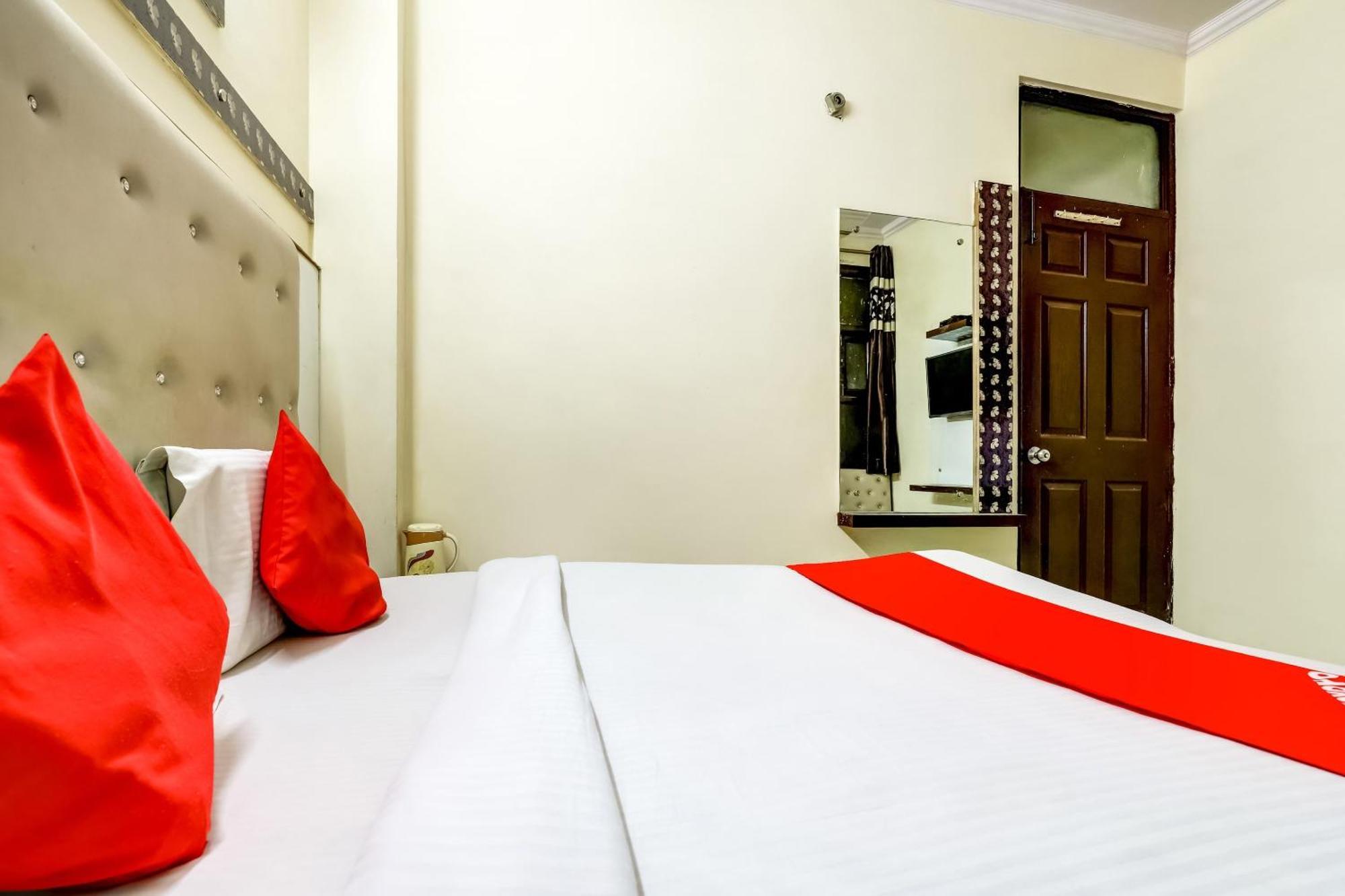 Hotel O Tushar Continental New Delhi Bagian luar foto